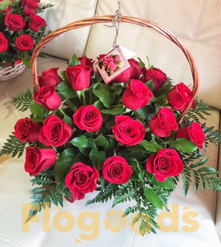 Корзина «Донна роза» за 12 512 руб.
